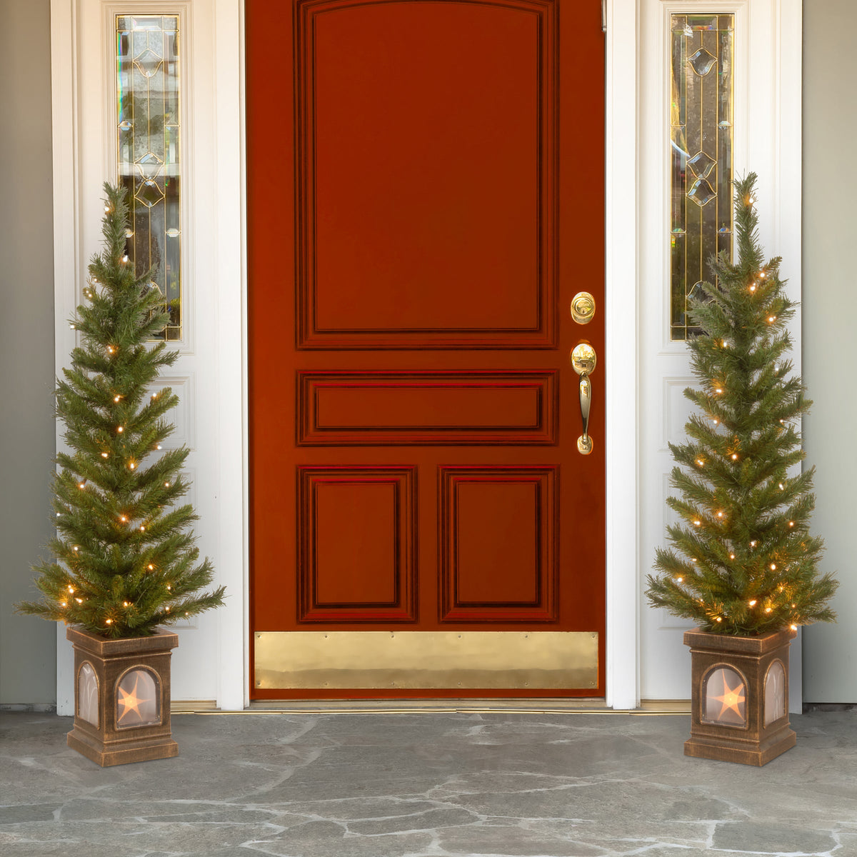 4 ft. Pre-Lit Leigh Valley Tree Set with Clear Lights, Plug-In